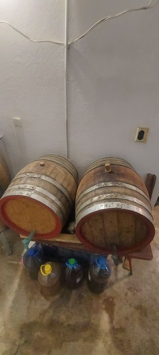 Продавам бурета за вино