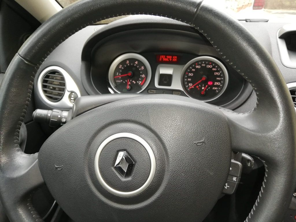 Renault Clio 3 1.6 Benzina An 2006 Propietar