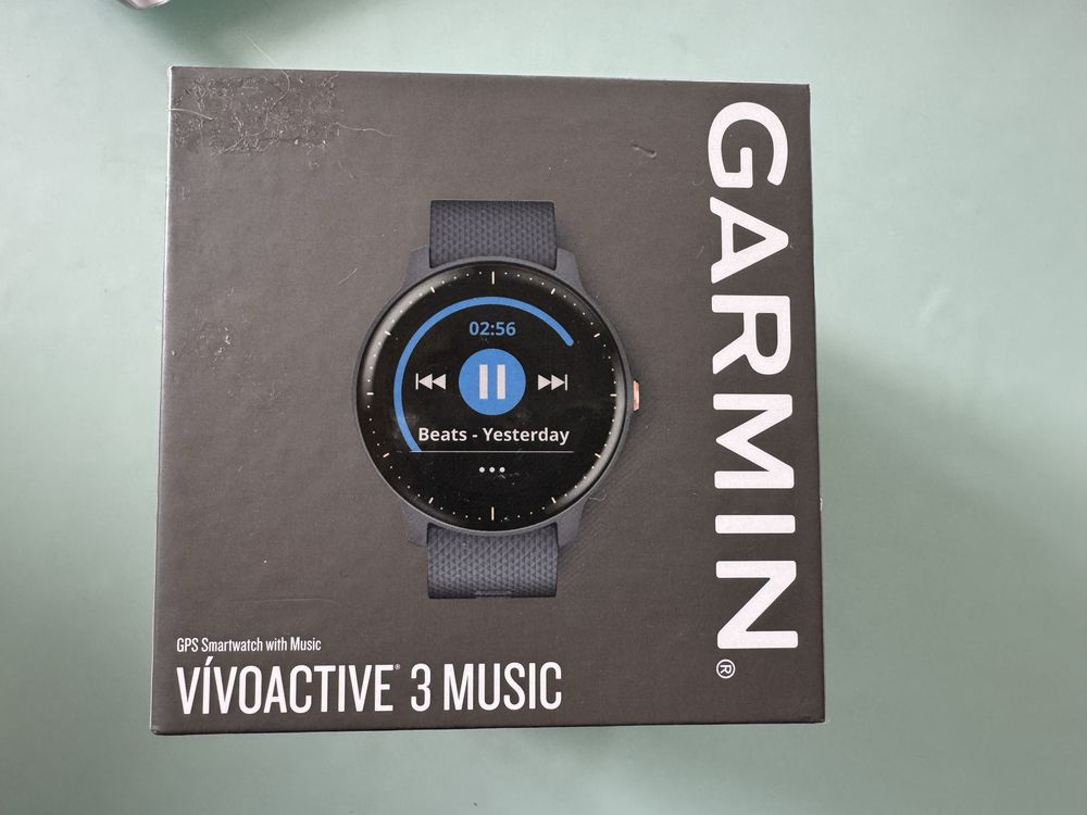 Часовник GARMIN Vivoactive 3 Music