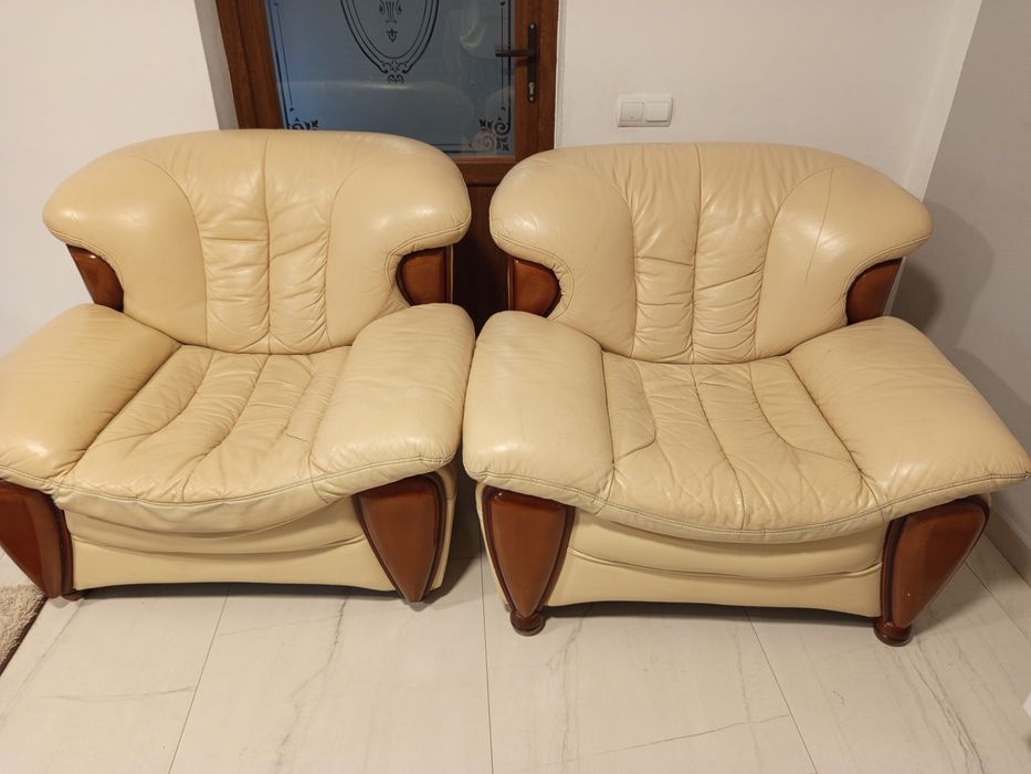 Vând canapea și fotolii