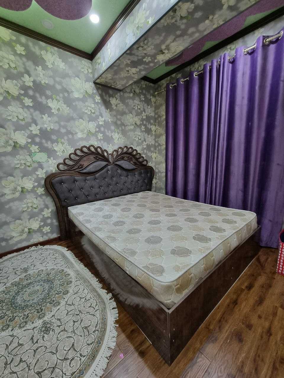 Мебель (шкаф и кровать)