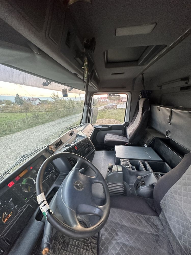 Camion forestier Mercedes Actros