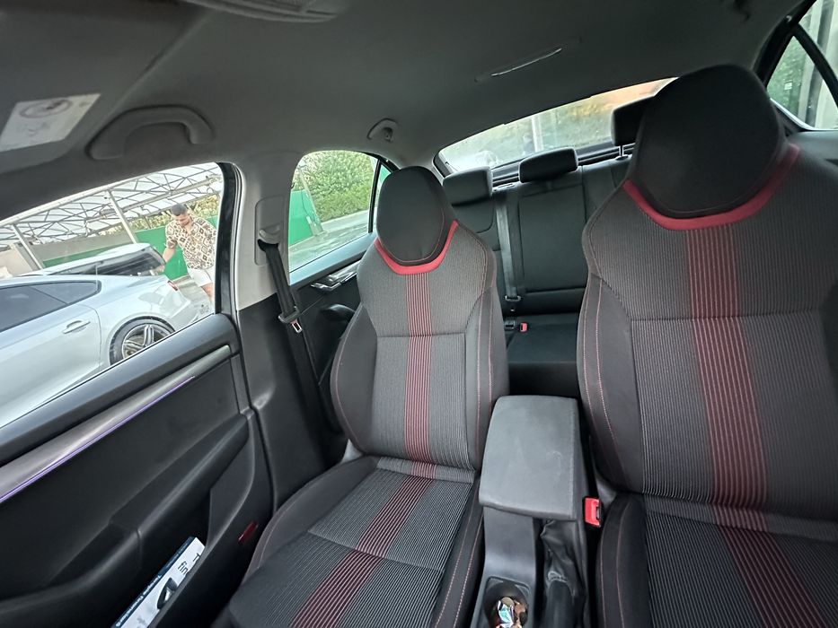 Skoda Octavia 3 / 1.6 diesel / bord digital
