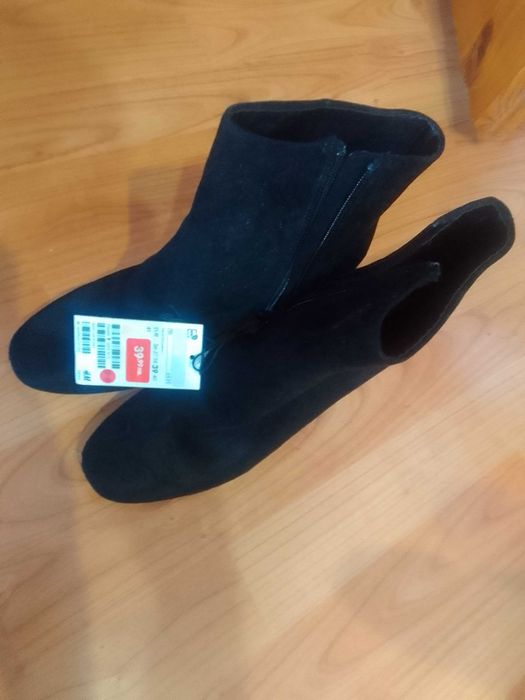 Боти с ток, велурени