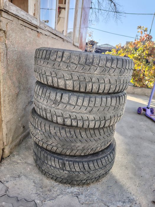 Шины зимние бу 15размер. 2 кордиант 2 трянжел