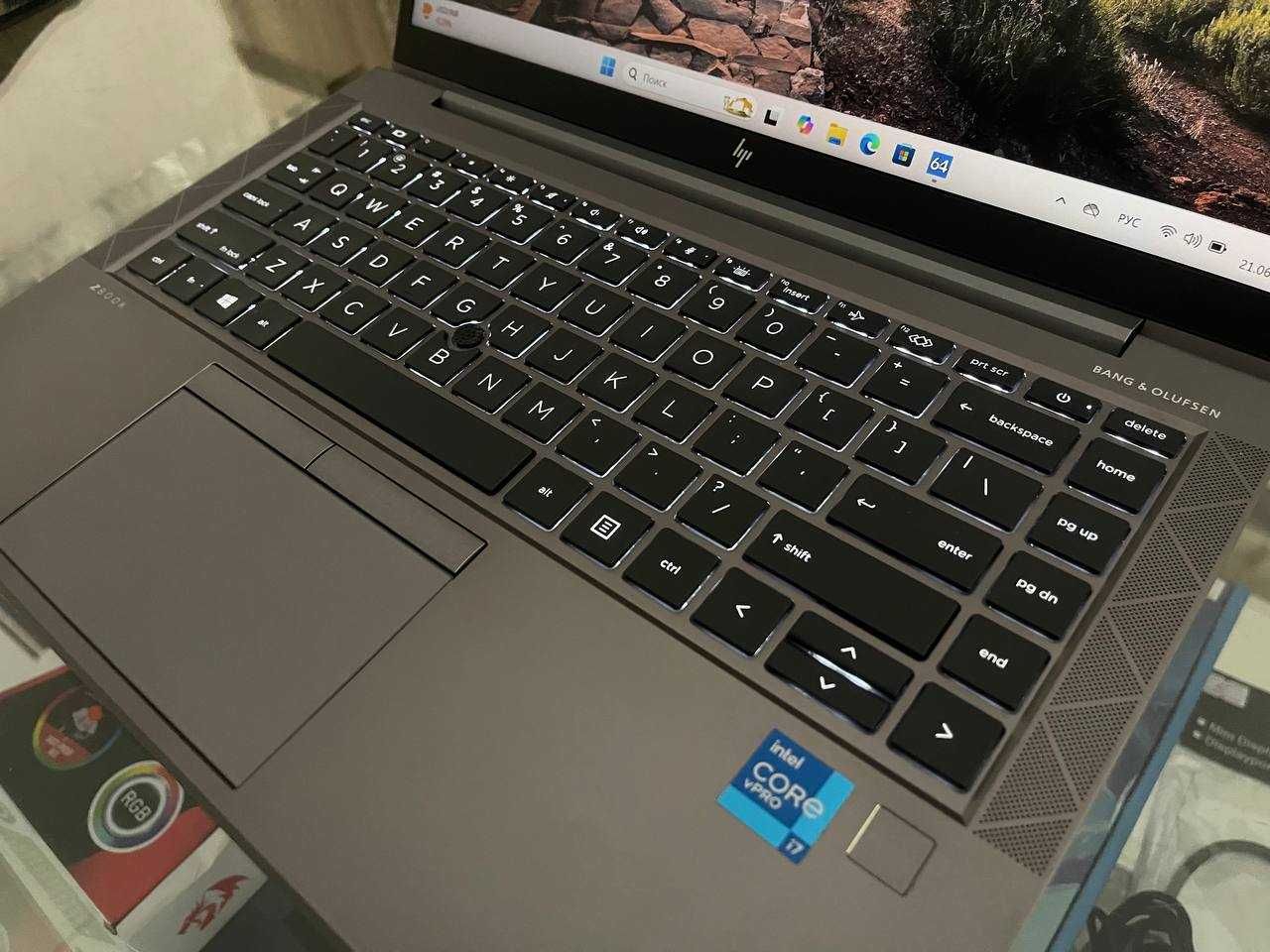 HP ZBook Firefly14 G8 intel Core i7-1185G7 озу16гб хард256ssd