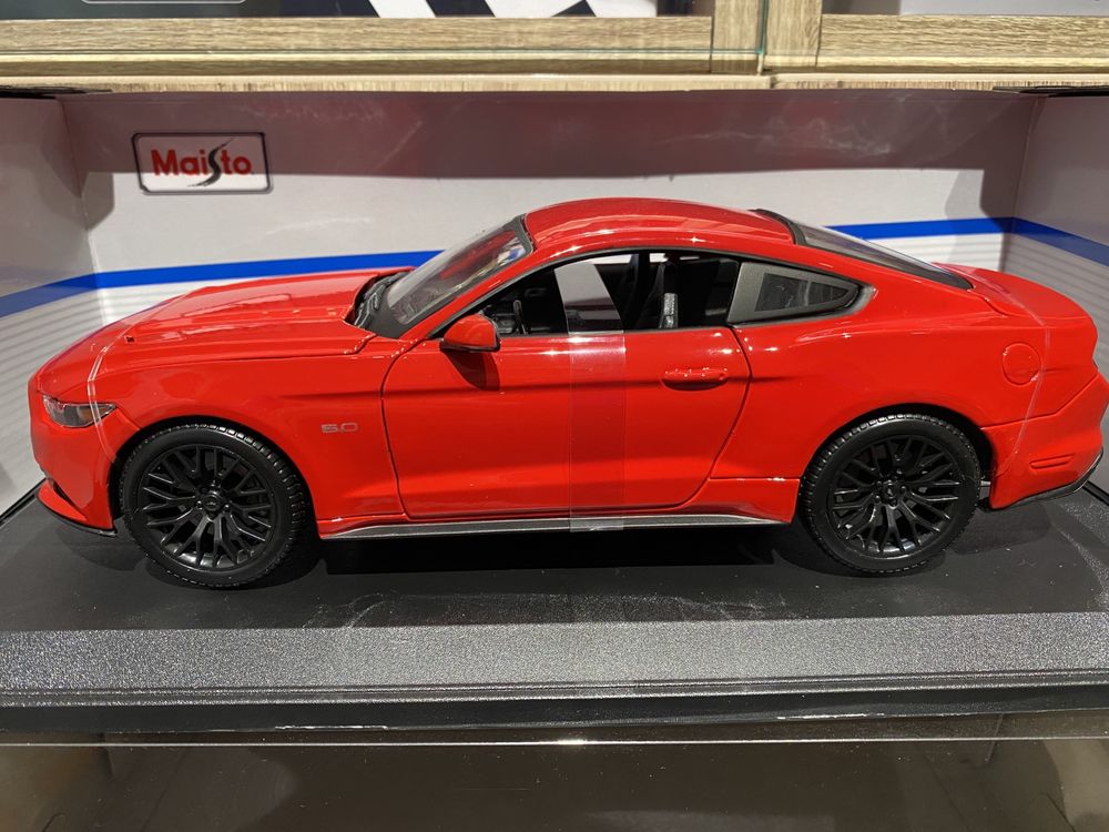 MAISTO FORD MUSTANG an 2015 machetă auto scara 1:18