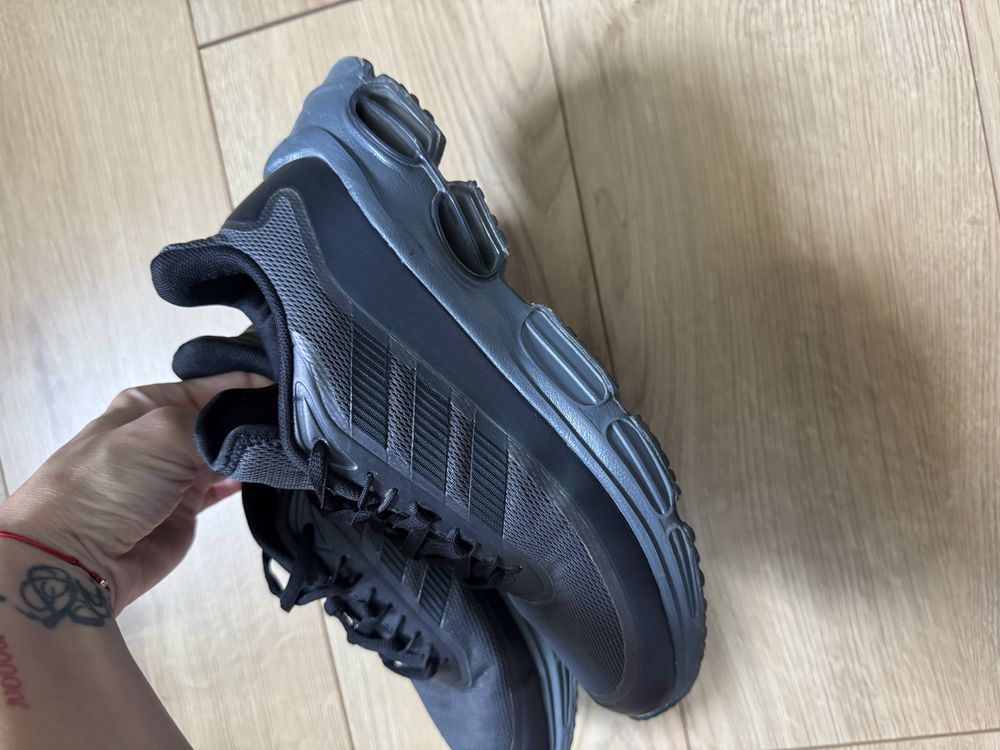 Маратонки adidas