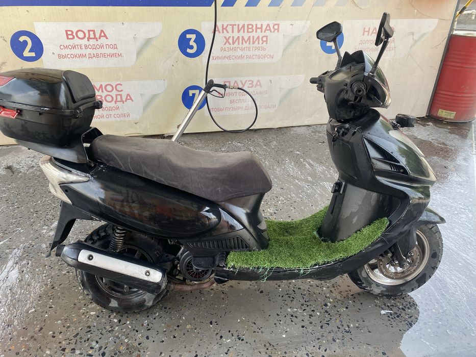 Скутер 150 куб сотилади