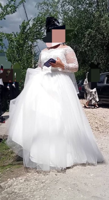 Vand rochie de mireasa mărimea xl
