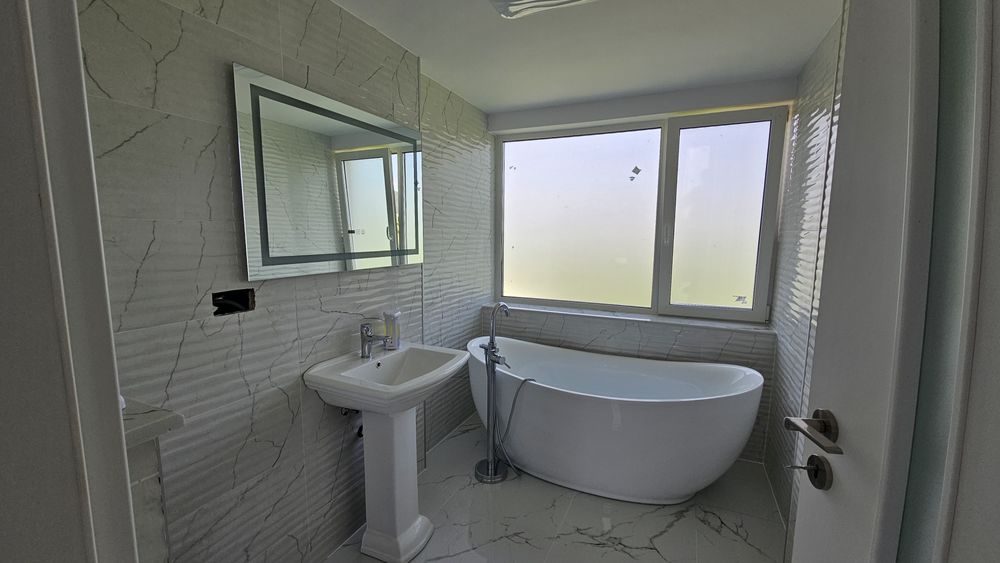 Amenajari interioare complete (zugraveli,glet,gresie,faianta,parchet)