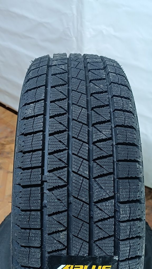 215/60R16  APLUS