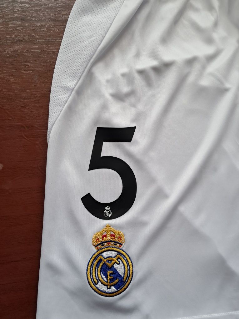 Фланелки Real Madrid размери М и L