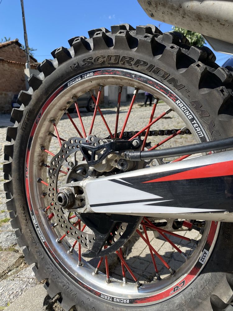 Honda CRF 450r.