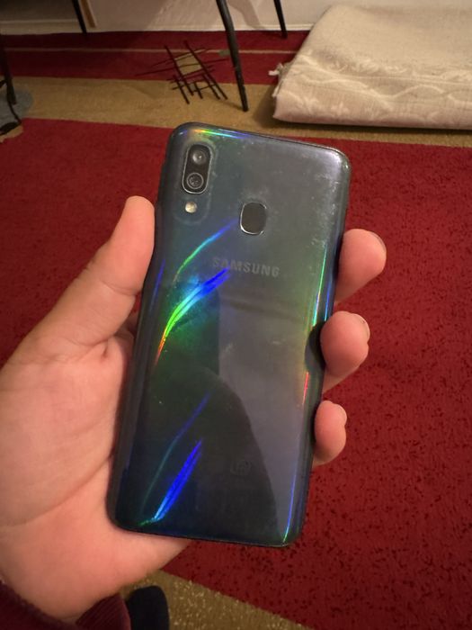 Samsung A 40 64гб продам все работает