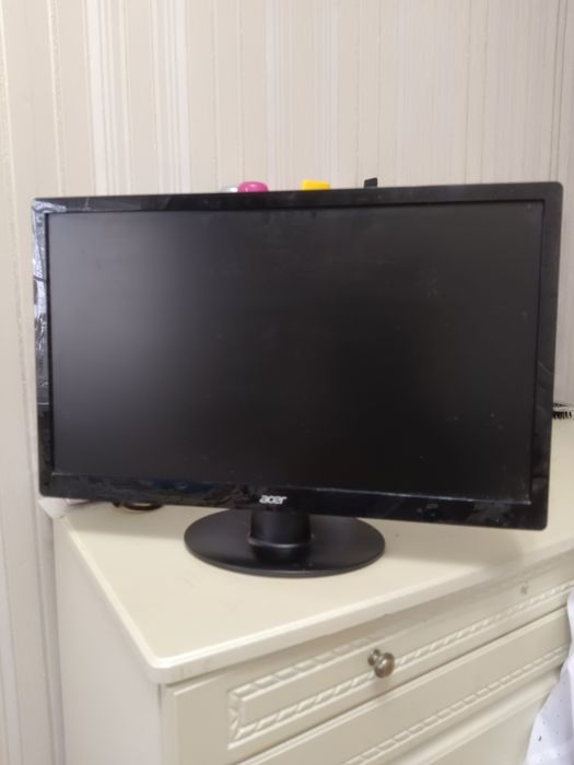 Продам монитор на комп