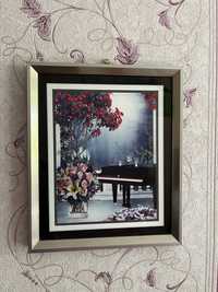 Картина в рамке пианино и цветы