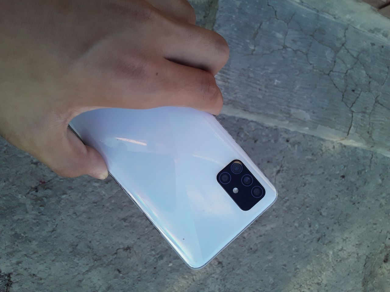 Samsung a51 sotiladi