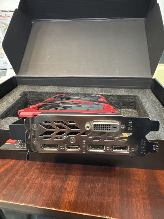 Placa video MSI GeForce GTX 1070TI folosita