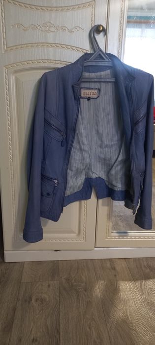 Продам кожаную женскую куртку