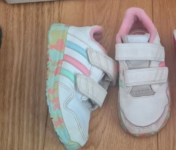 Обувки от 21 до 26 н. Adidas маратонки/ кецове апрески боти