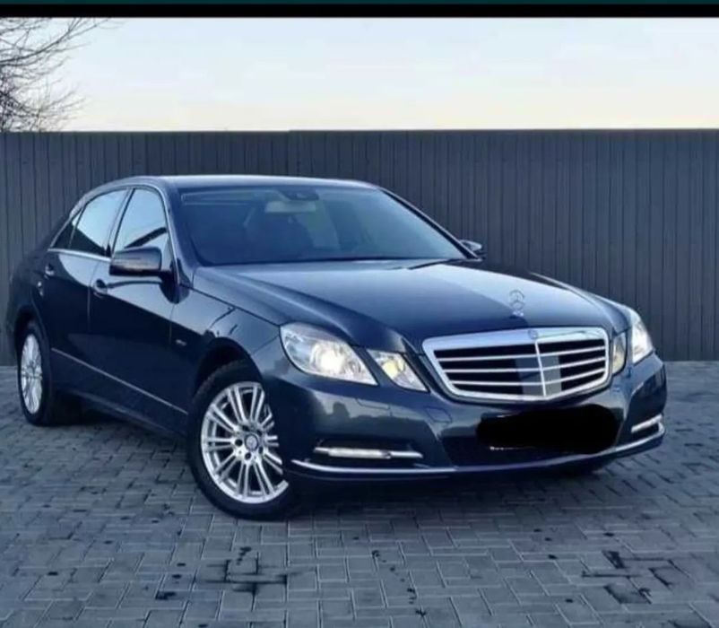 Mercedes-Benz E adusă de mine din olandă nici un element revopsit .