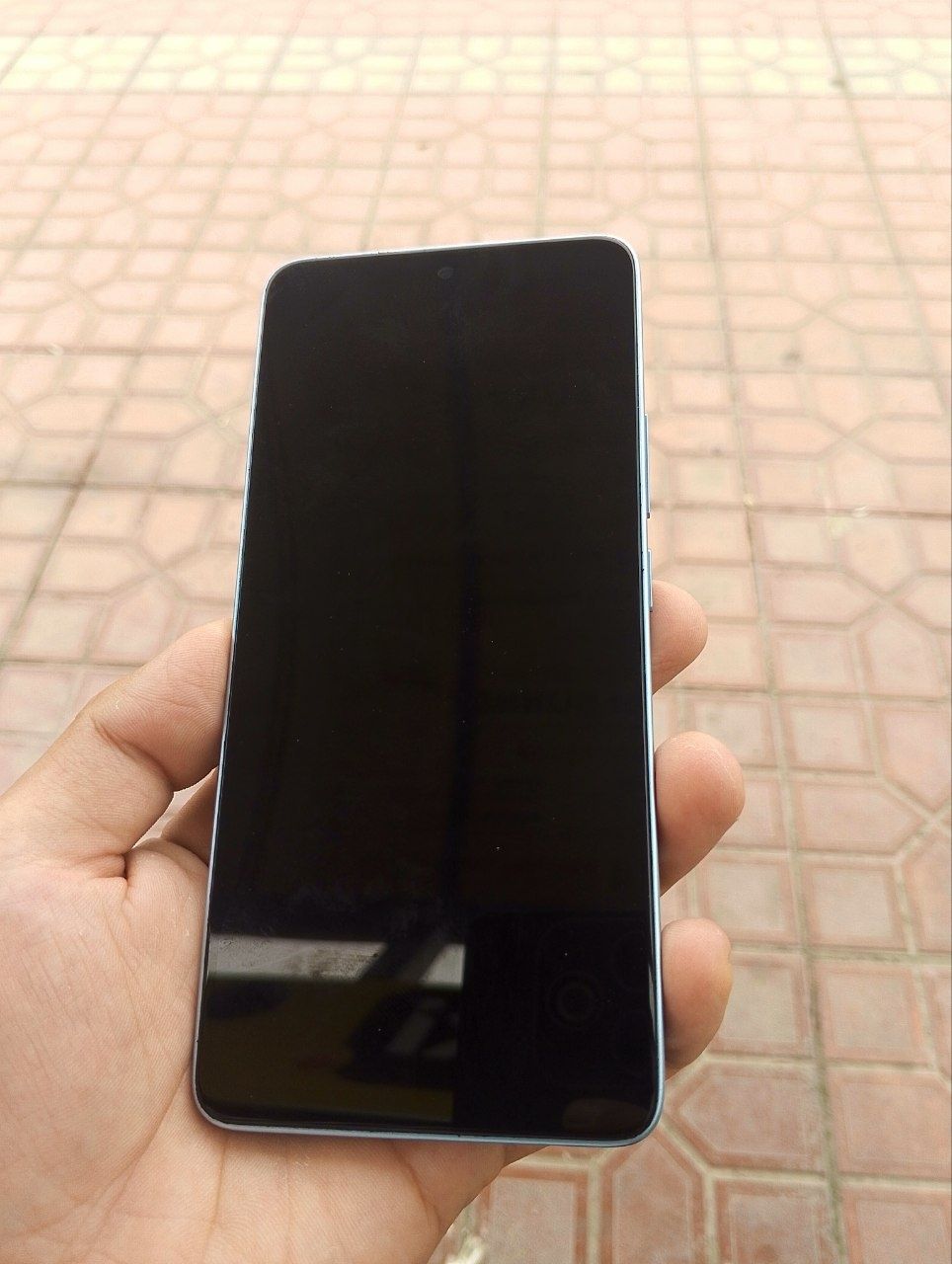 Redmi not13 holati yaxwi bexijolat tel qlorasla.