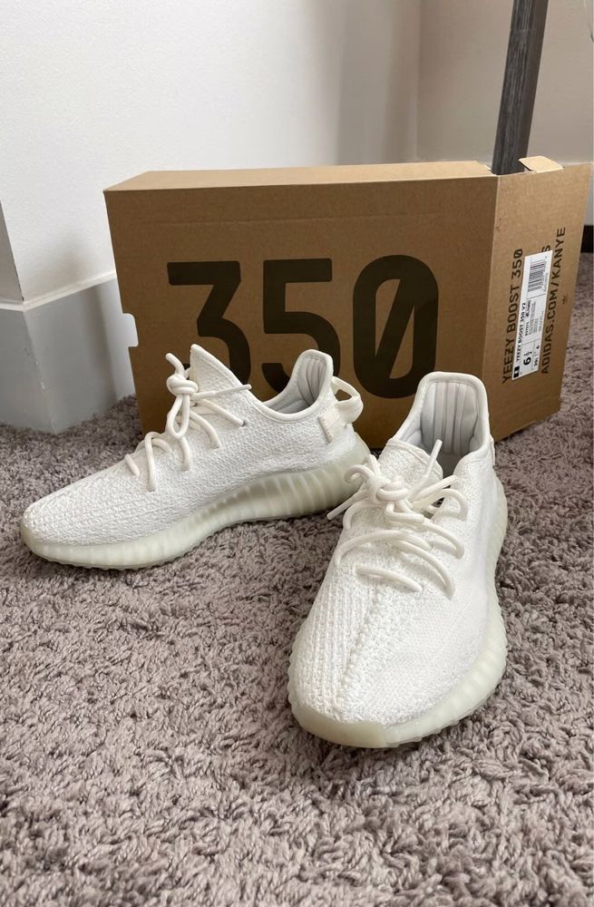Adidasi Yeezy 350 boost albi white