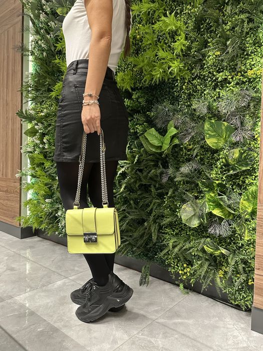 Нова дамска чанта Bershka