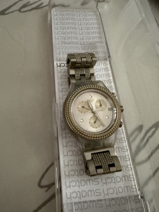 Ceas original Swatch gold roz nou