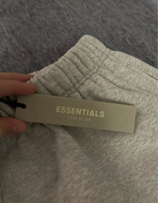 Pantaloni essentials