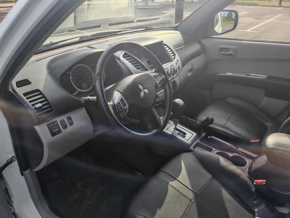 Mitsubishi L200 Automatic piele scaune electrice recent adus