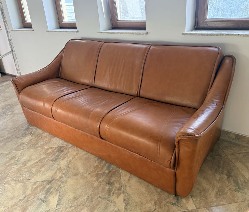 Canapea piele naturala extensibila cu lada impecabila