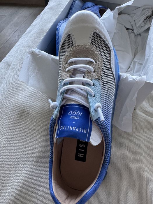 Чисто нови спортни дамски обувки Hispanitas