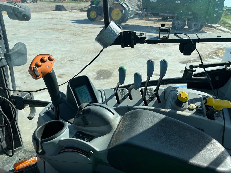 New Holland T6080 RangeCommand