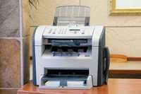 Принтер лазерный  3 в 1 мфу  HP 1319 + 2  картриджа.