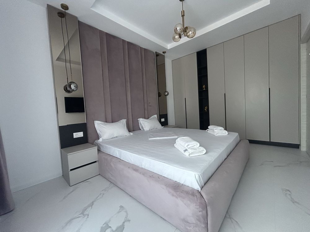 Vând apartament 2 camere modern, mamaia Nord, 50 m de mare!