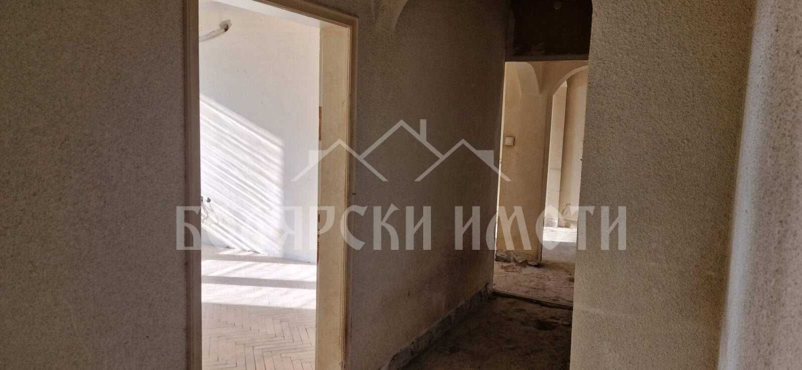 Южен тристаен апартамент до парк Колю Фичето