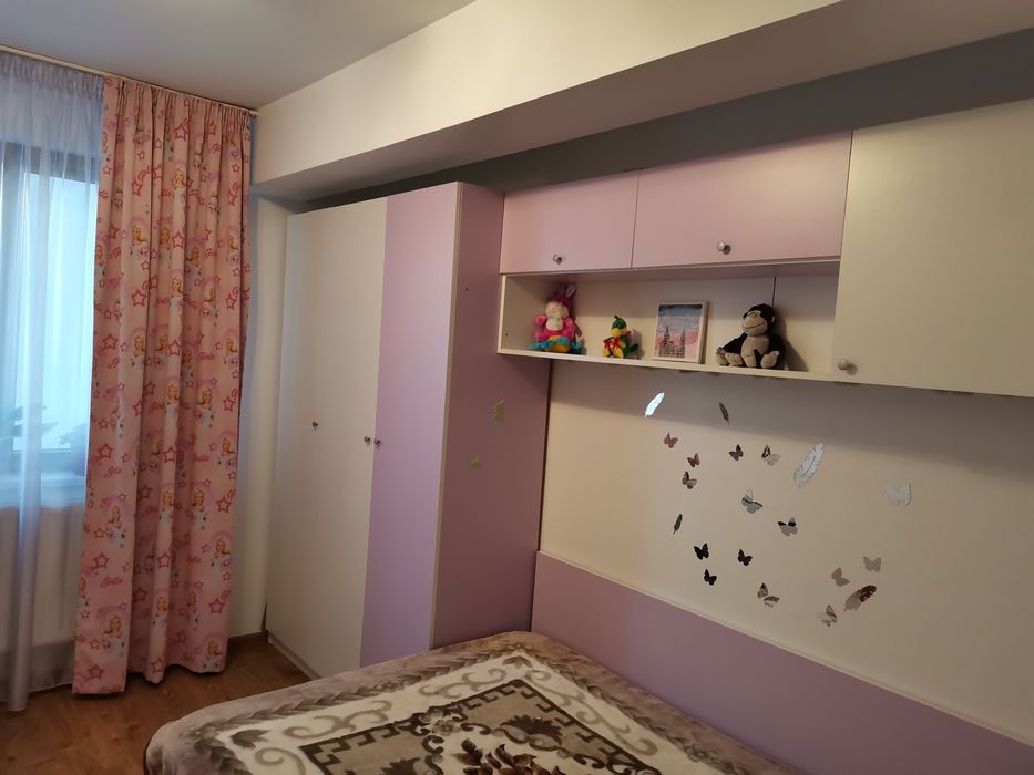 Proprietar, închiriez apartament 3 camere