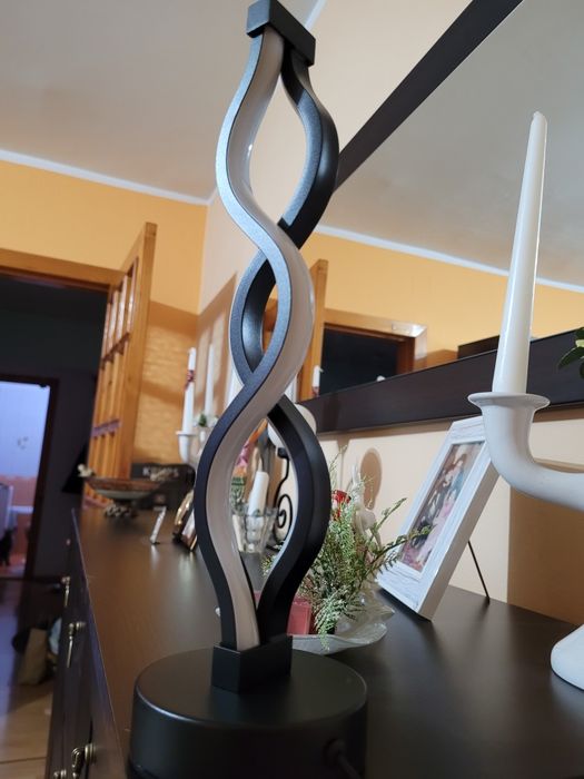 Vând lampa led  3 culori