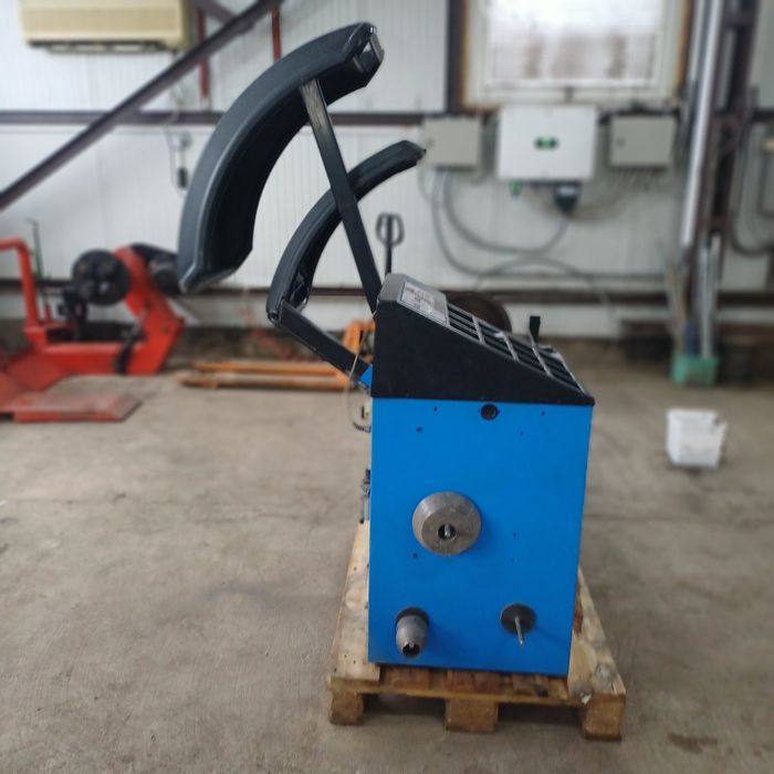 Гумодемонтажна и Баланс машина за товарни автомобили Beissbarth Microt