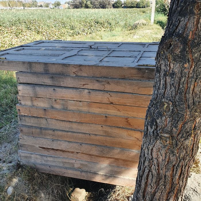 Yog'och Eshik, Derazalar