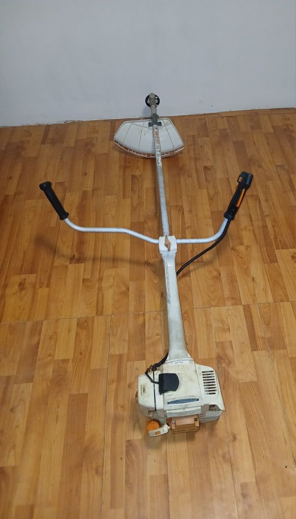 Motocoasa o-mac 520k trident