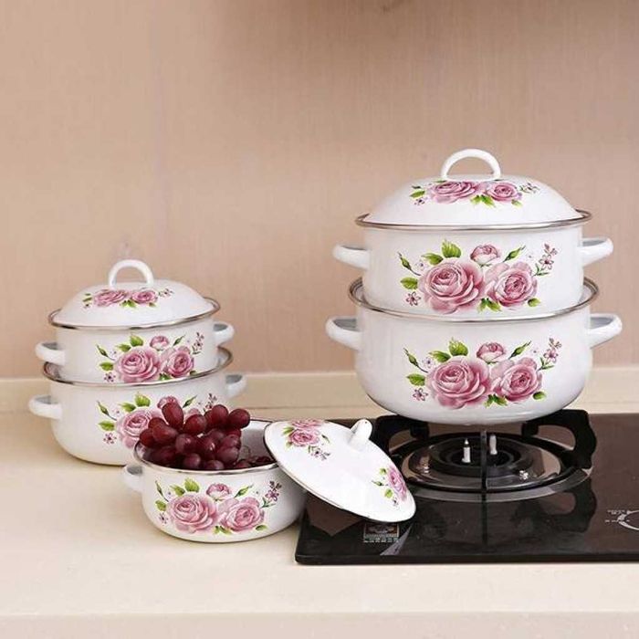 Комплект 5 бр. емайлирани тенджери с незалепващо покритите + капаци