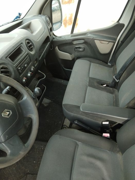 Vând Renault Master