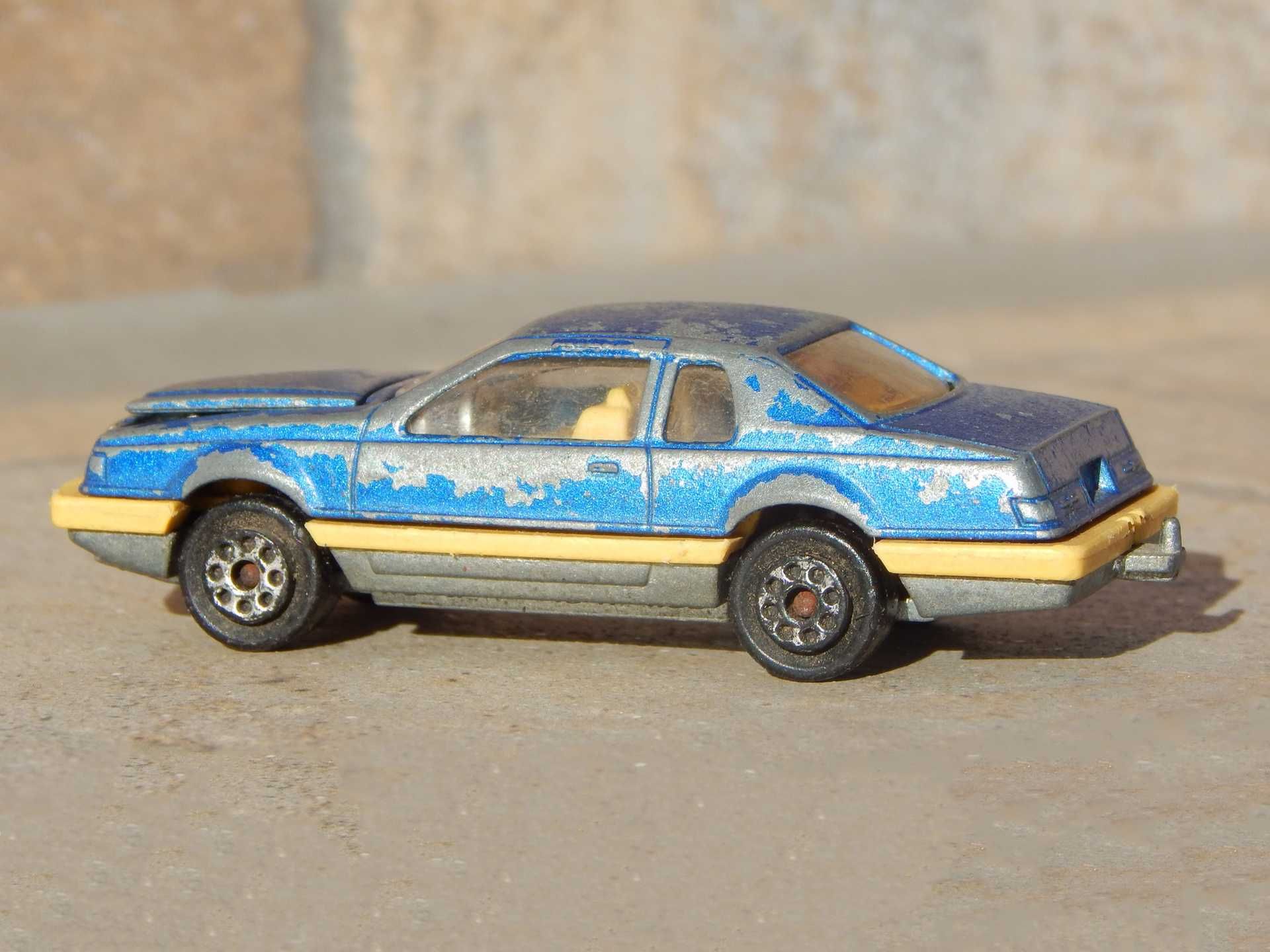 Macheta veche Ford Thunderbird IX 1983–1986 Majorette sc 1:67