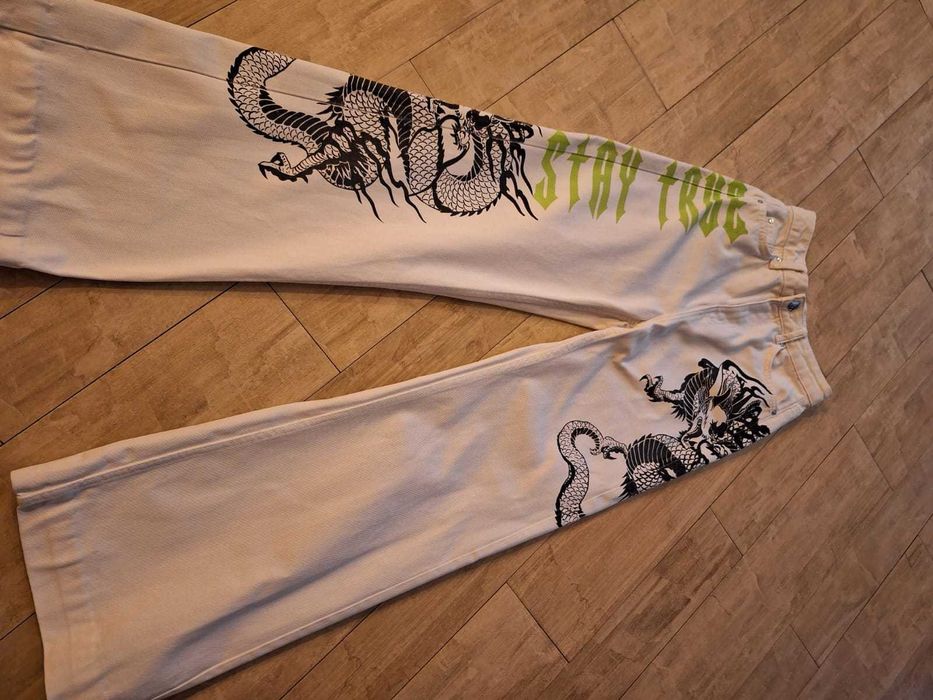 Blugi Bershka marimea 34