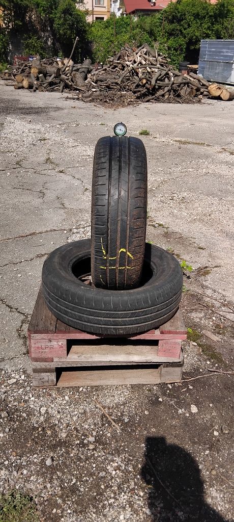 Гуми 205 65 15 Мишелин Michelin 2 броя. Нов внос.Не са нови!