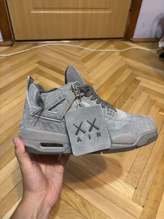 Air Jordan 4 Retro Kaws - NOI