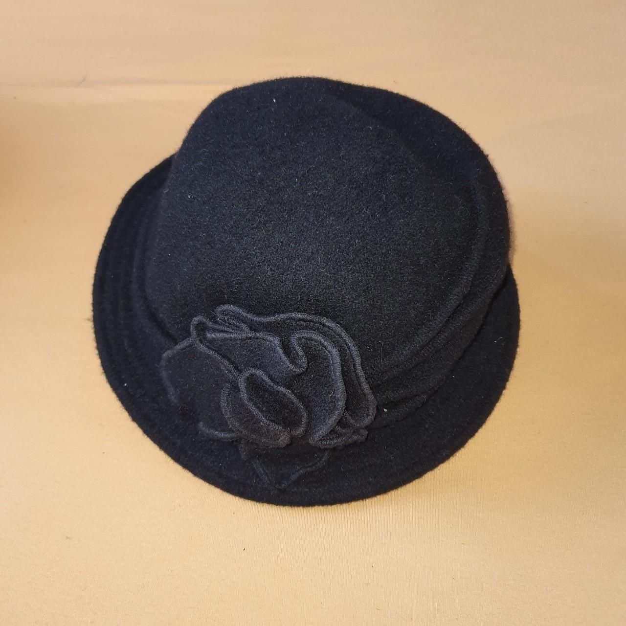 Pălărie eleganta cu floare - lana